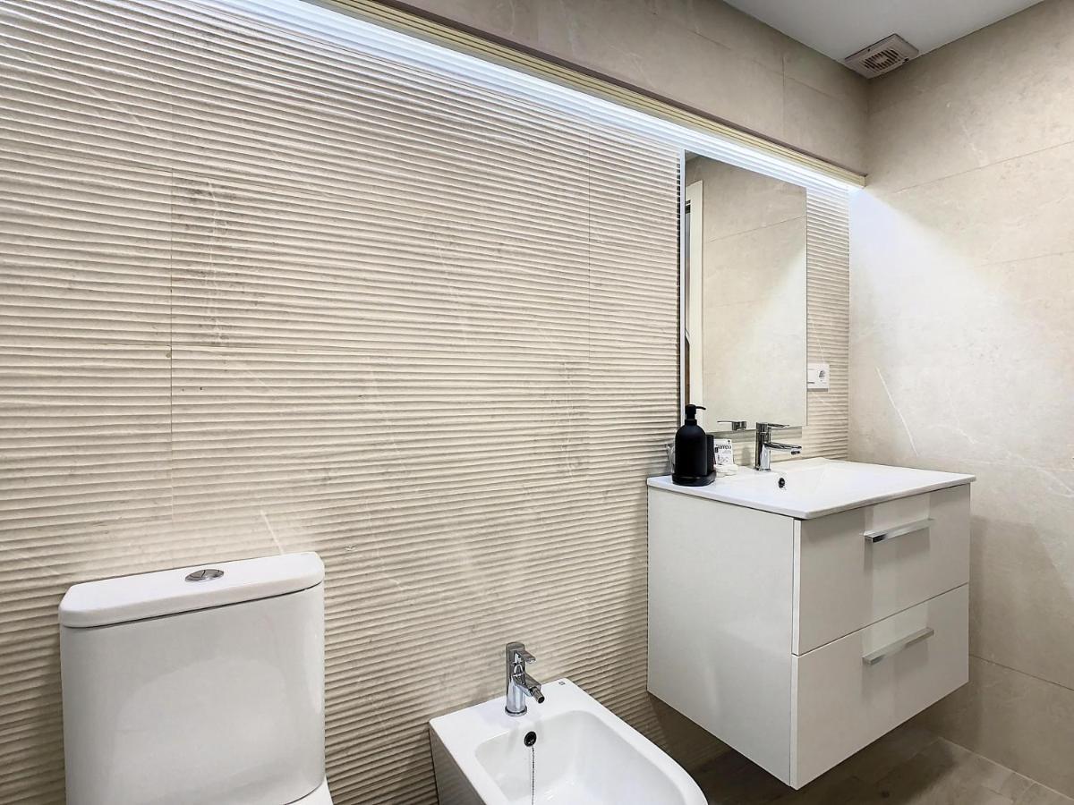 Apartcity Triana Seville Luaran gambar
