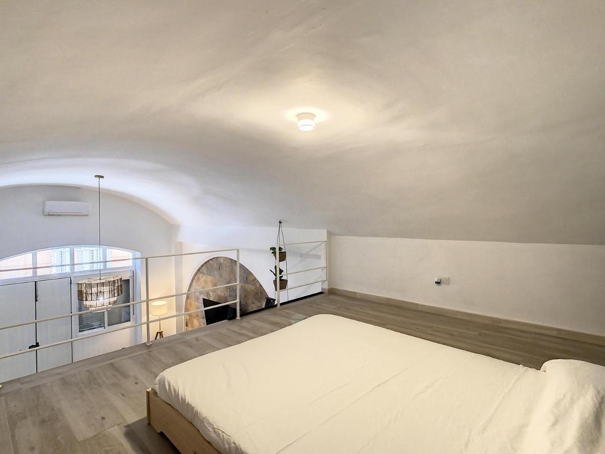 Apartcity Triana Seville Luaran gambar